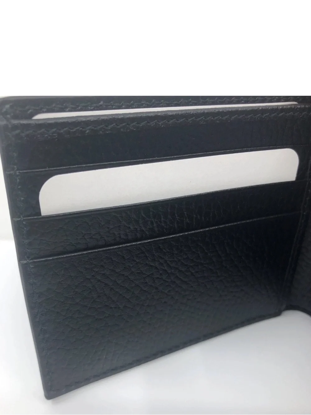 Gucci Men's Black Bifold Wallet Solid Logo Accent Credit Card Feature